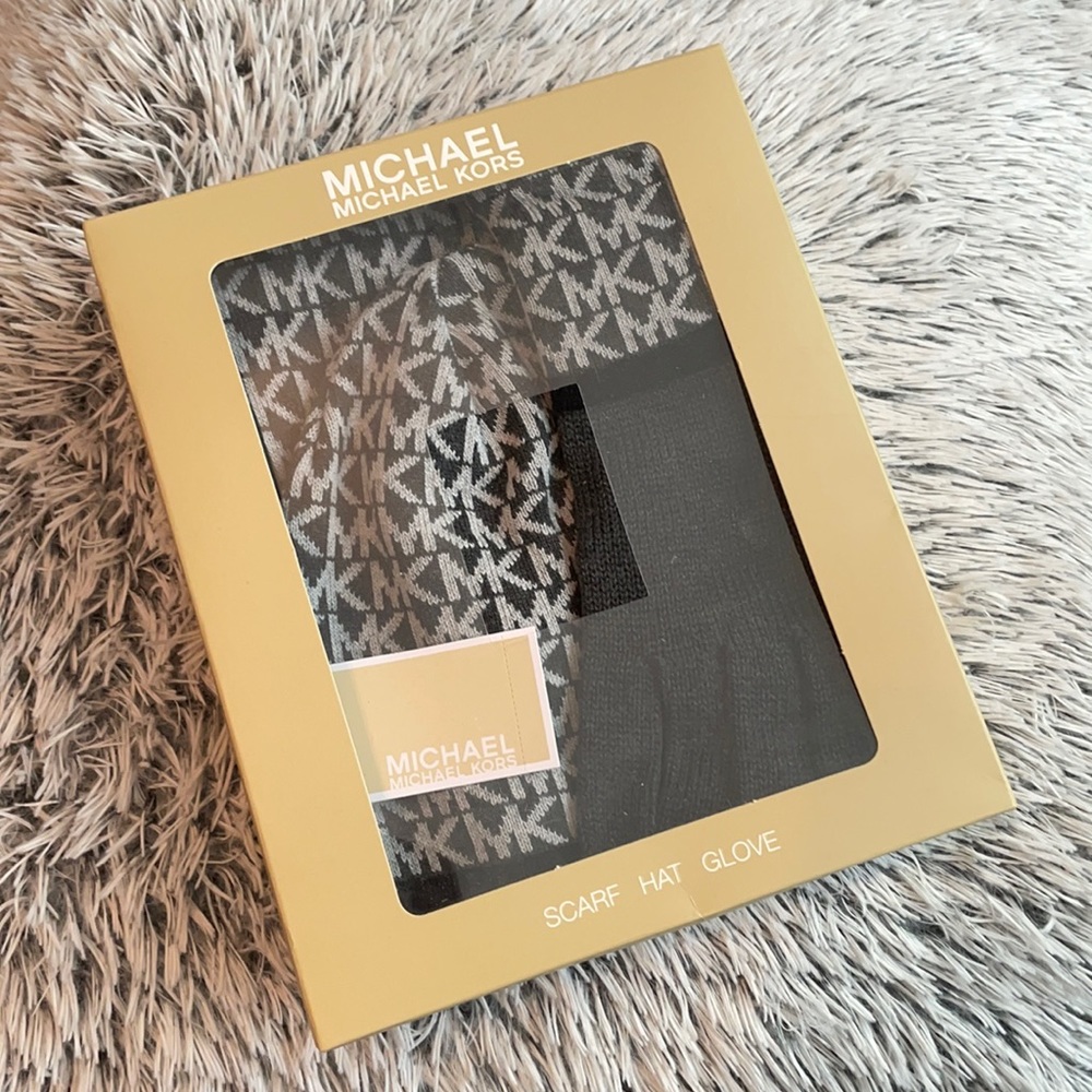 MICHAEL KORS WOMEN'S SCARF, HAT &GLOVES, DARK GREY